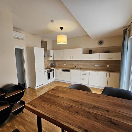 Apartment Leibnitz Im Zentrum Nahe Am Bahnhof Und Der Suedsteirischen Weinstrasse 외부 사진